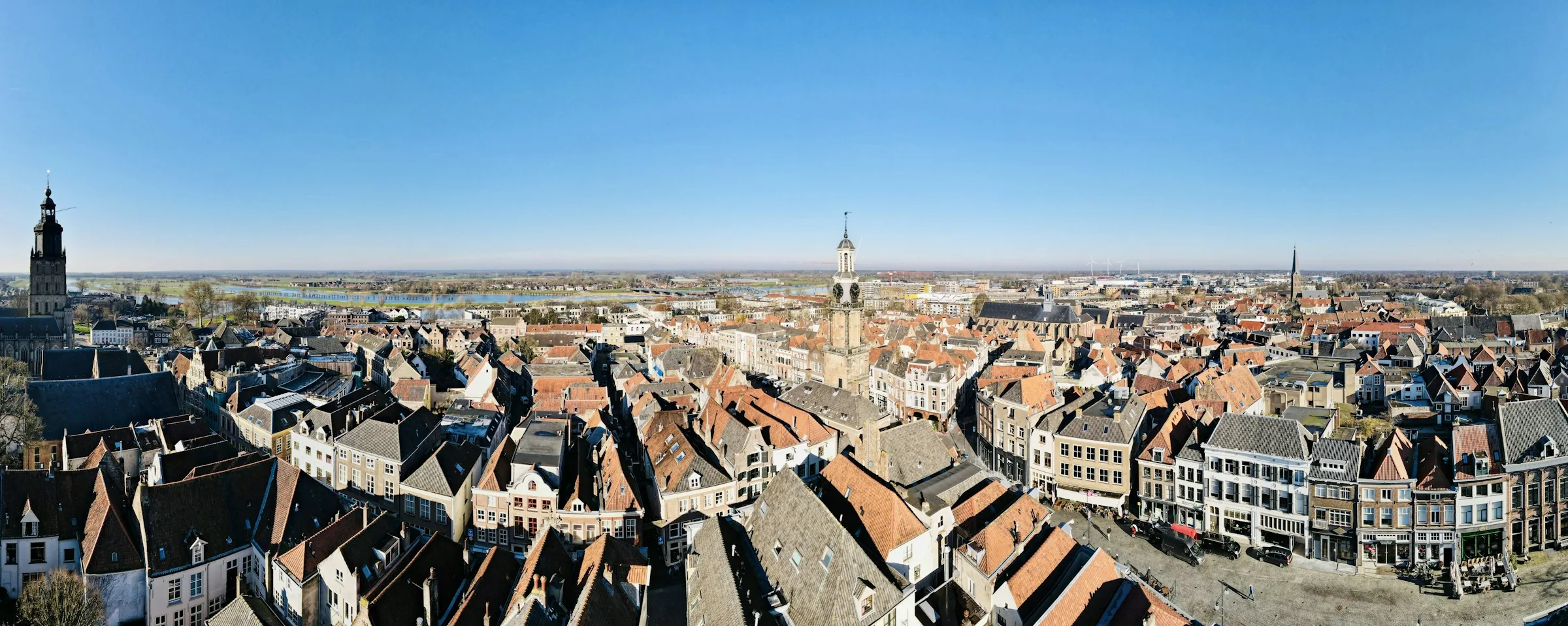 Panorama van Zutphen met de IJssel achter de historische binnenstad